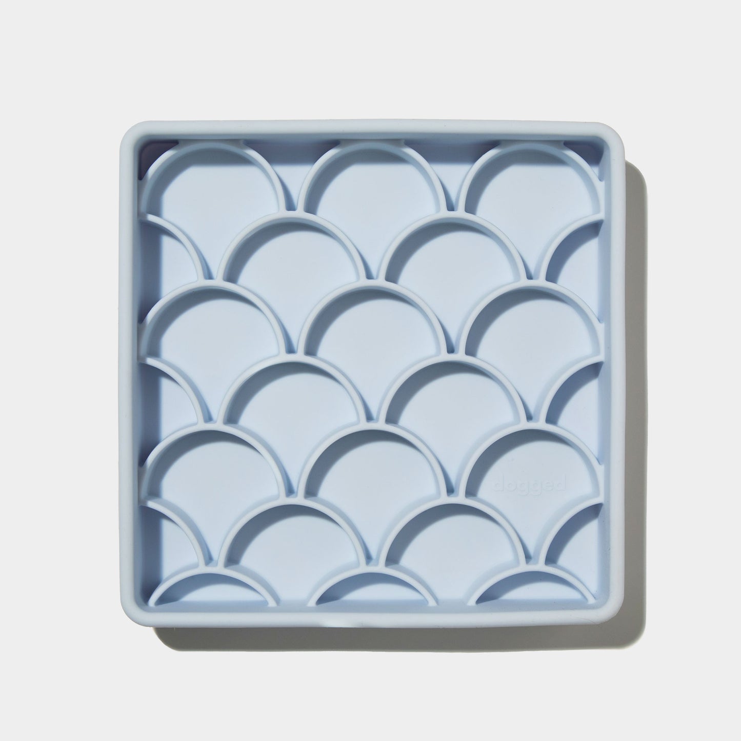 dogged - 3-in-1 fish scale slow feeder bowl - sky