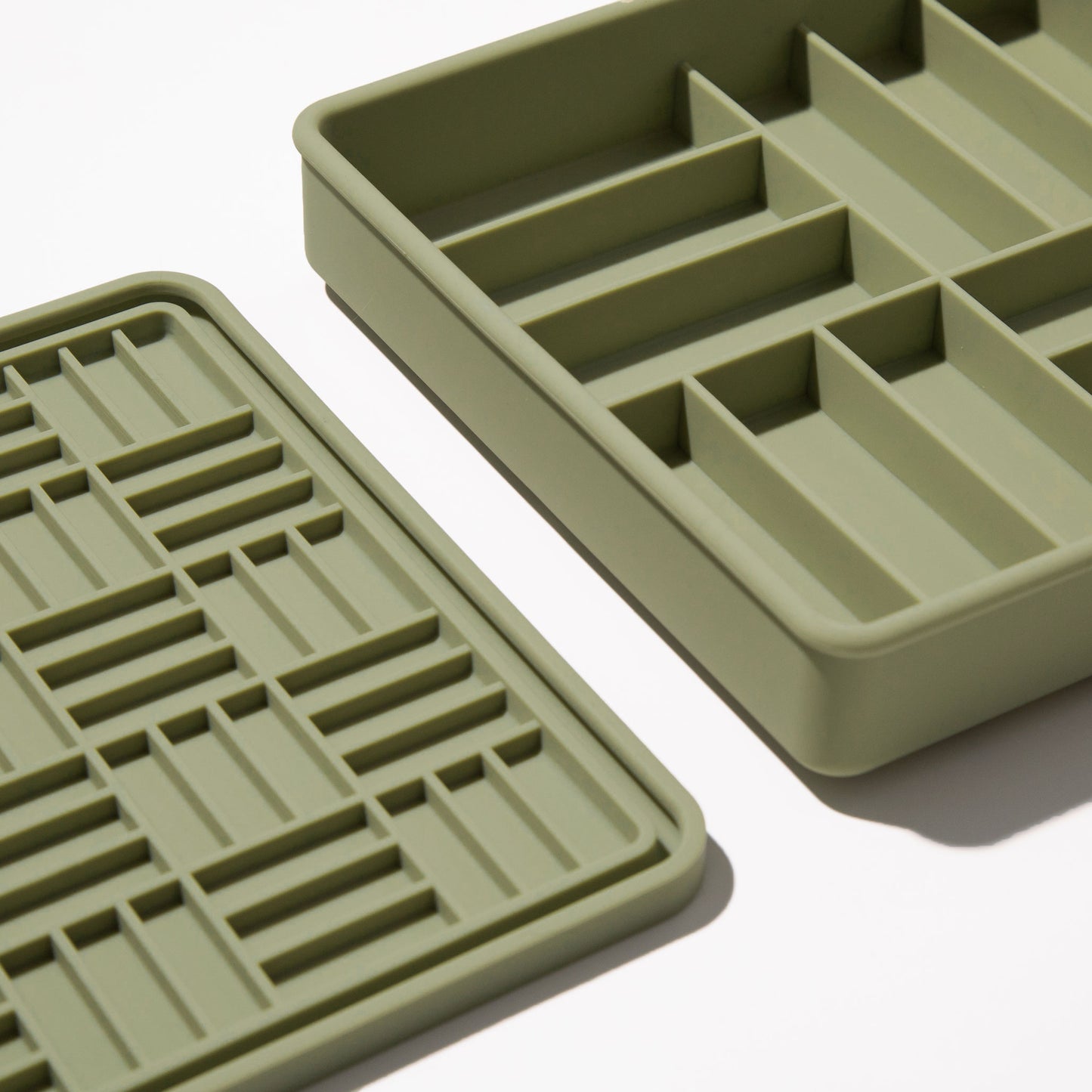 dogged - 3-in-1 parquet slow feeder bowl - olive